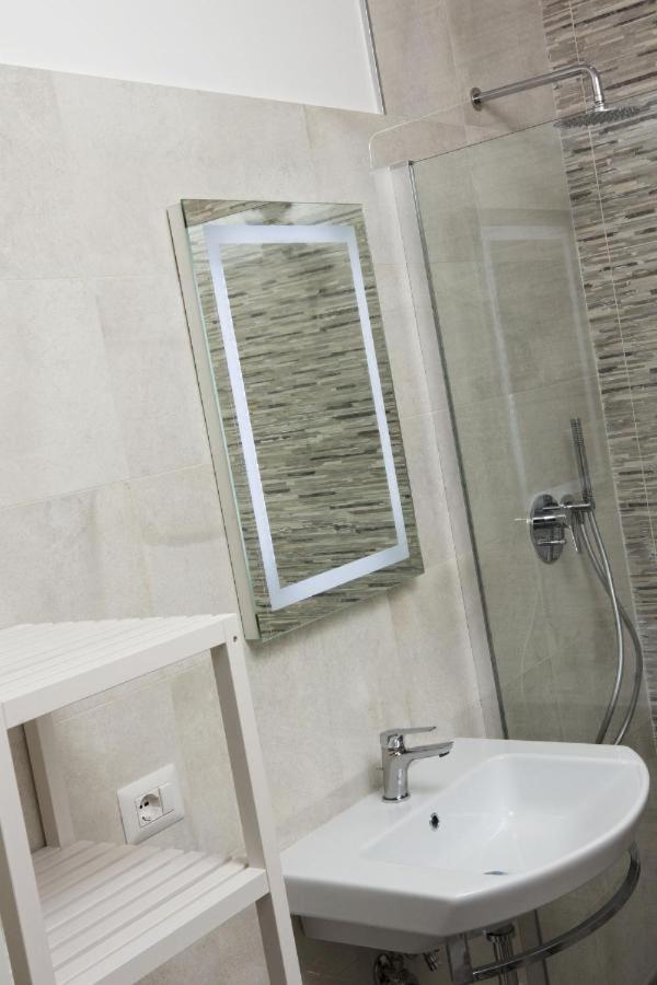 Rosa'S House Rome Airport Apartment ฟิวมิชีโน ภายนอก รูปภาพ