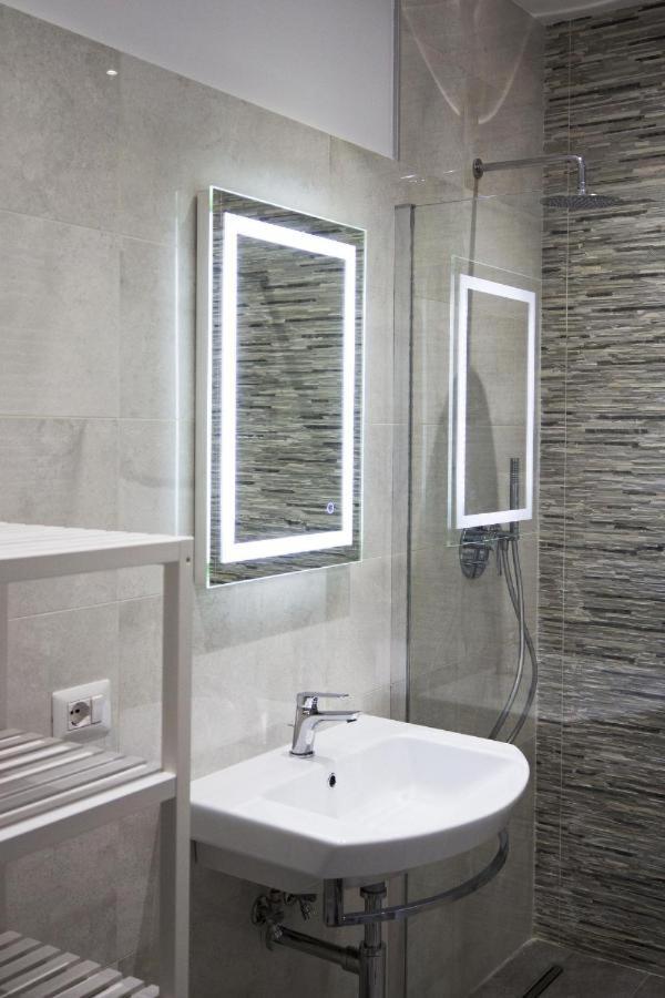Rosa'S House Rome Airport Apartment ฟิวมิชีโน ภายนอก รูปภาพ